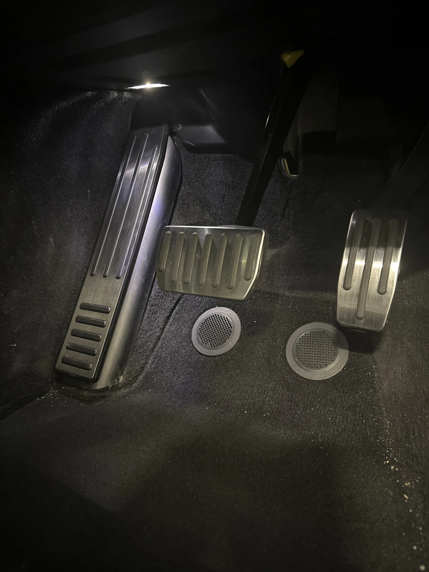 Teslahubs™ Aluminum Pedals Cover For Model 3/Y/S/X customer photo