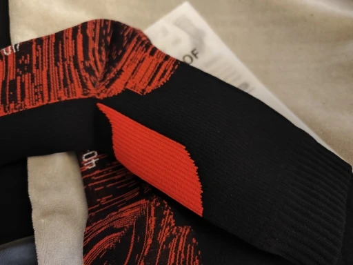 Wasserdichte Outdoor-Socken – Atmungsaktiv und Warm für Wandern, Camping, Skifahren & mehr photo review