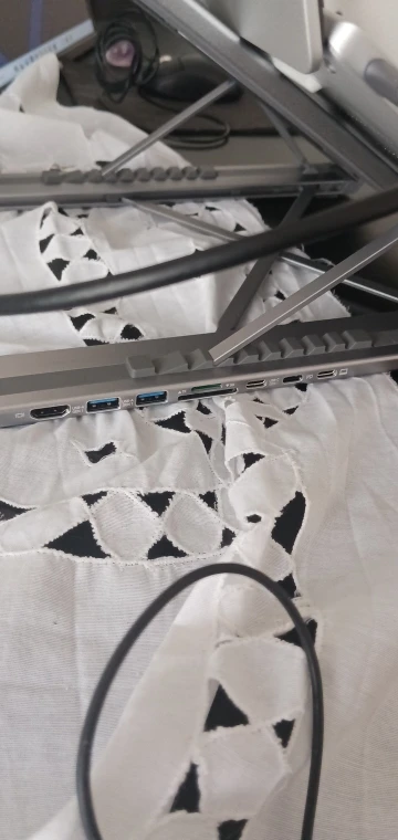 8-in-1 Aluminum Laptop Stand & USB-C Docking Station photo review