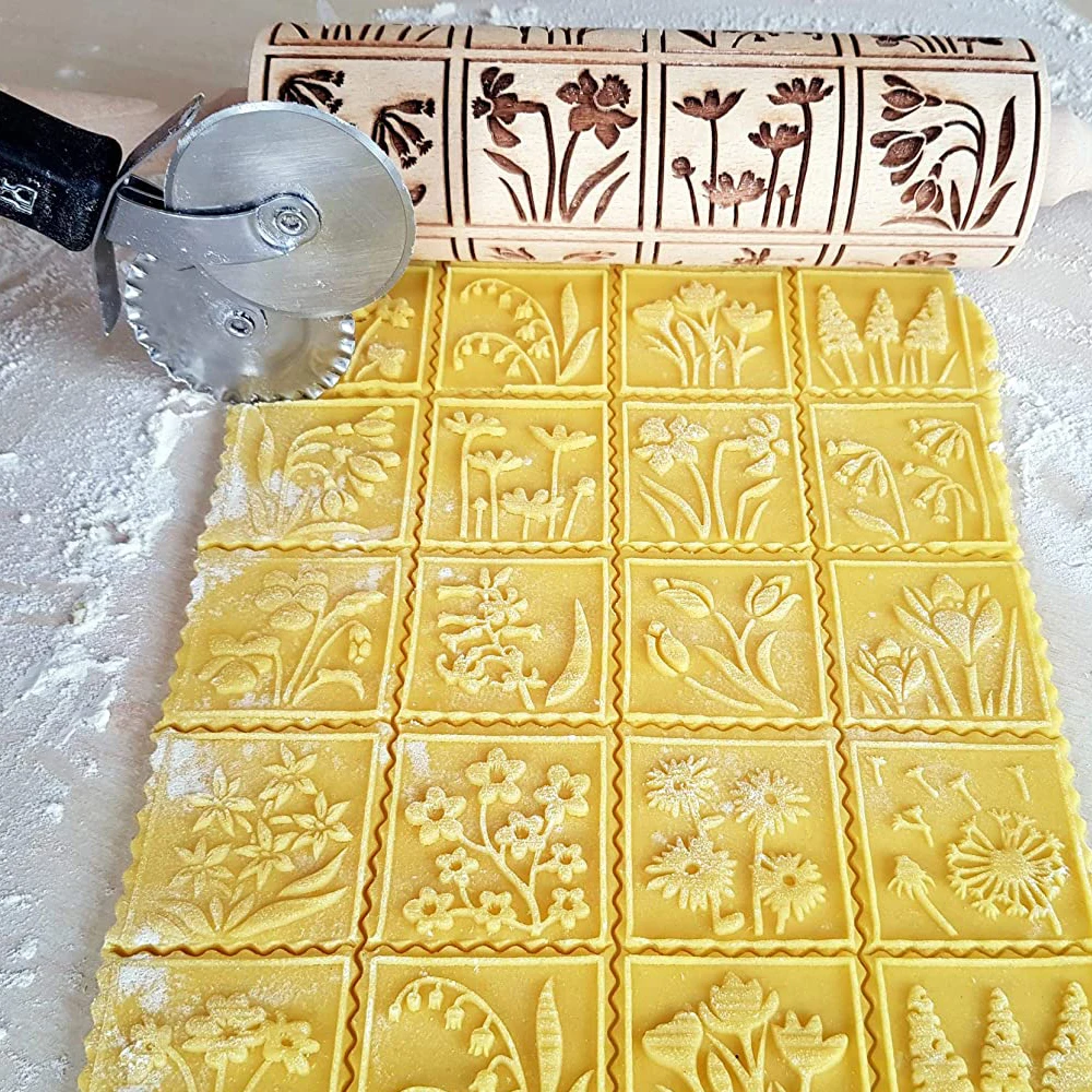 European Retro Flower Engraved Wooden Embossed Rolling Pin