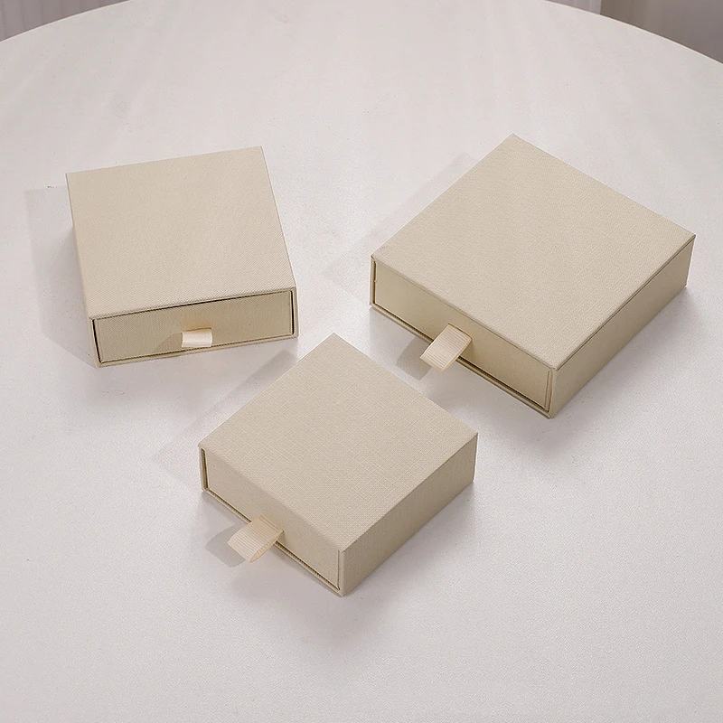 24 Stück Schmuck-Kartonschachteln 8x8x3,2cm 9x9x3,2cm 10x10x3,2cm Boxen für Halsketten Ohrringe Ringe Ohrstecker Anhänger Organizer – Detail 6