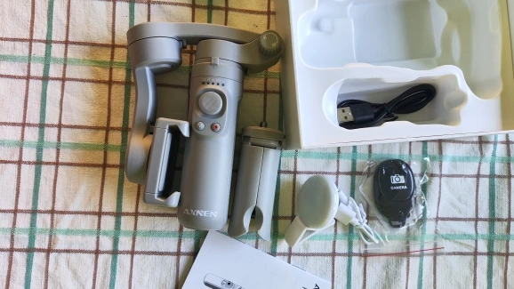 HQ3 3-Axis Gimbal Anti-Shake Stabilizer for Smartphone photo review