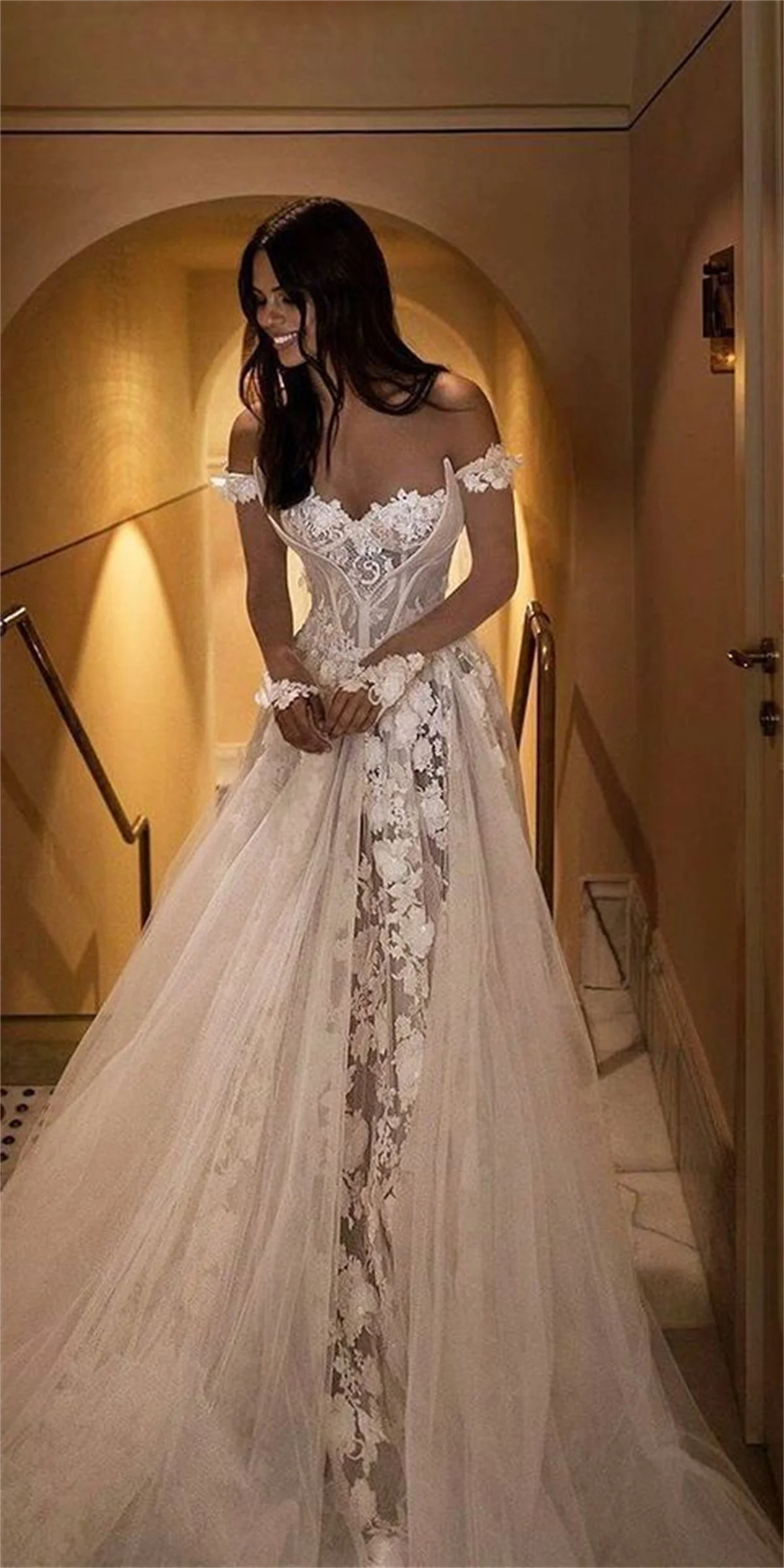 

A-Line Cathedral Wedding Dress Solid Color Appliqué Pearl Floor Length Luxurious 2023 vestidos De Noche