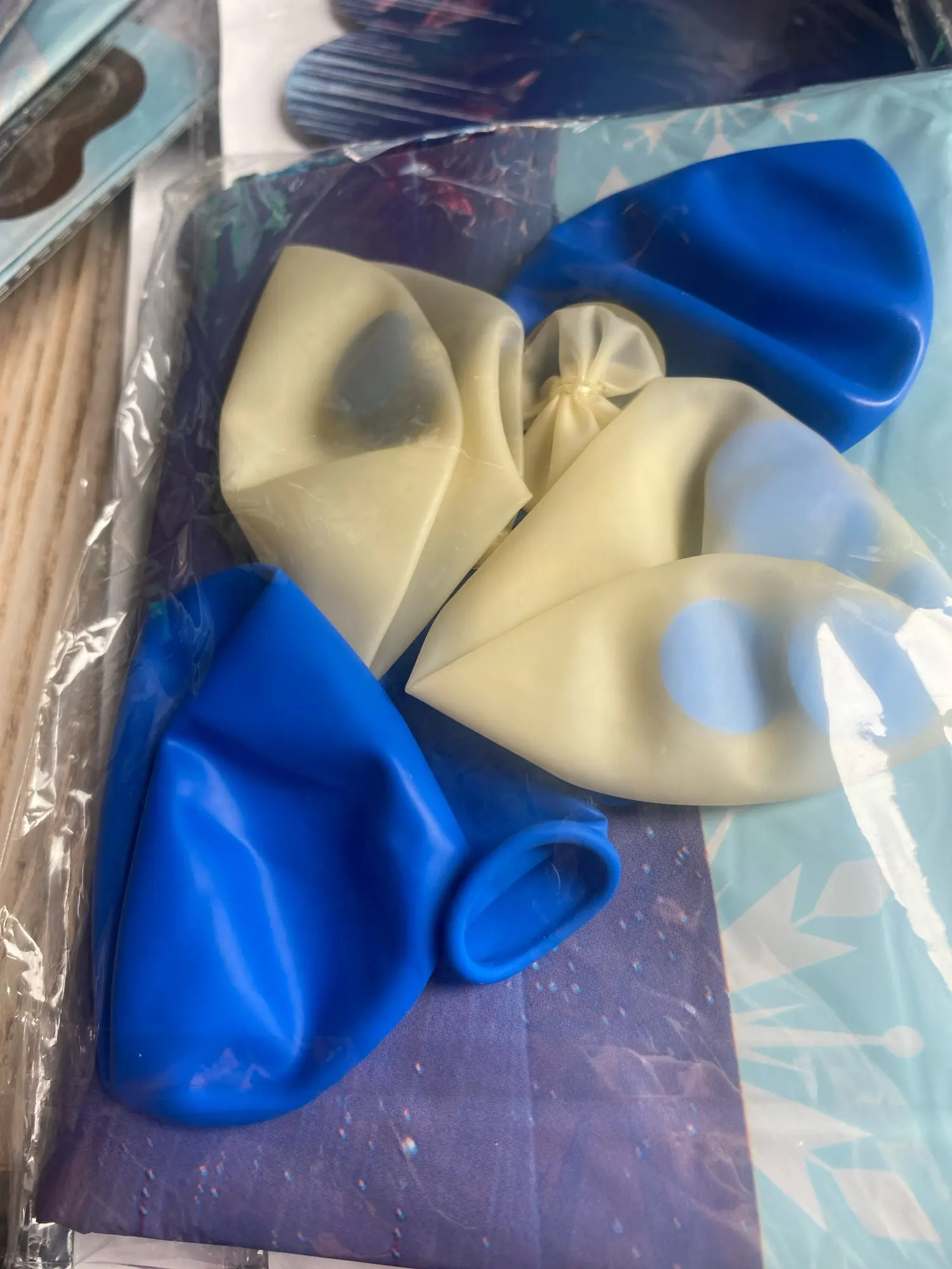 Disney Frozen Balloons - Elsa & Anna Birthday Party Decoration photo review