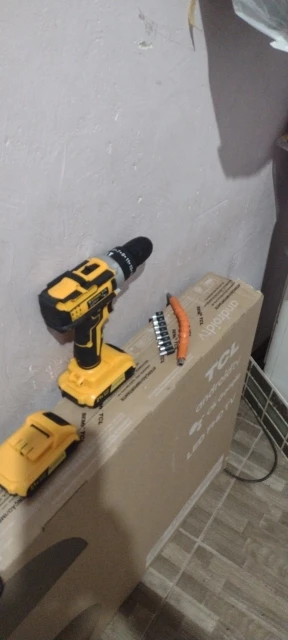 Furadeira e Parafusadeira Elétrica 21V com 2 Baterias Recarregáveis
