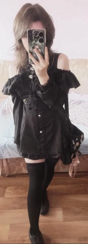 Noir Heart Ruffle Cold-Shoulder Coord photo review