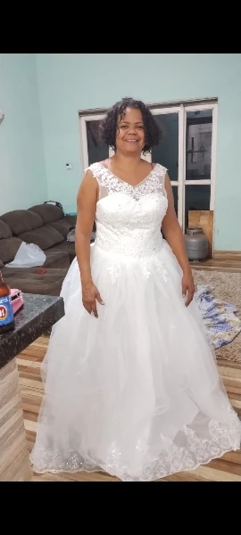 It's YiiYa New V-neck Wedding Dresses Simple Off White Sequined Cheap Wedding Gown De Novia HS288 photo review