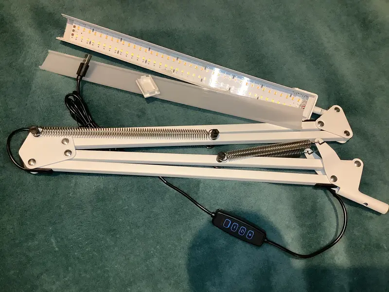 מנורת שולחן LED עם זרוע מתכווננת ותפס — 3 גווני אור ו-10 רמות עמעום - תמונה 2