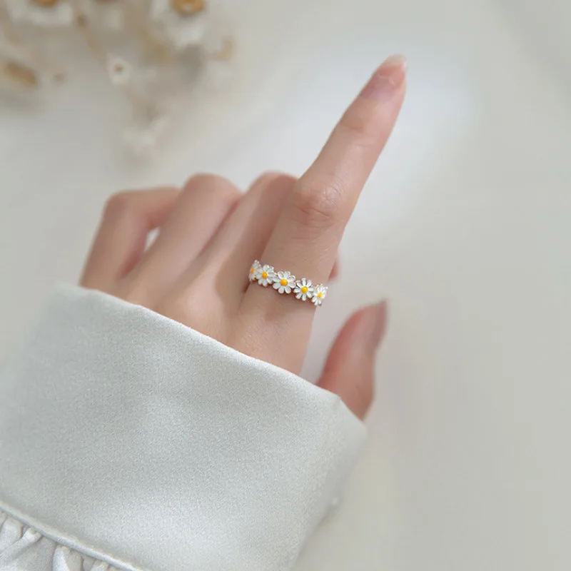 Vintage Daisy Flower Rings For Women Korean Style Adjustable Opening Finger Ring Bride Wedding Engagement Statement Jewelry Gif 3