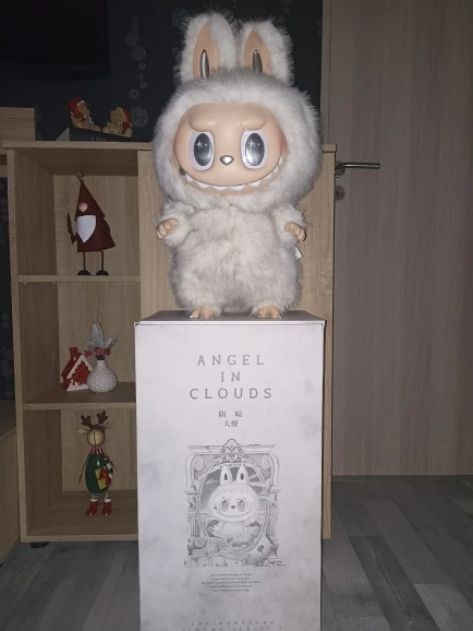 POP MART THE MONSTERS - ANGEL IN CLOUDS Vinyl Face Doll Limited