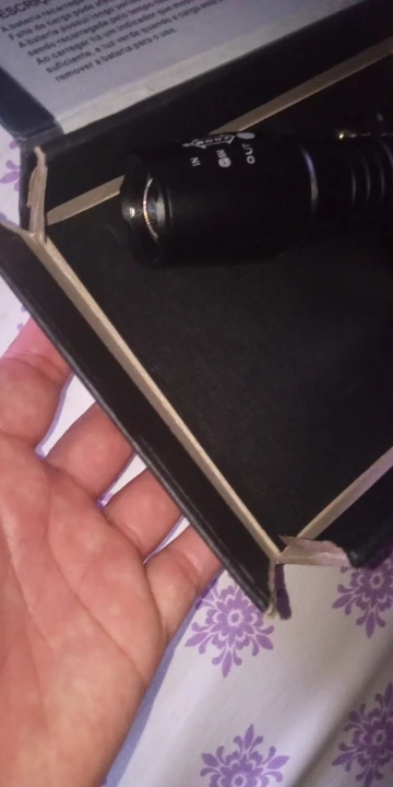 Lanterna Tática Militar X900 Profissional com Zoom Sinalizador Recarregável Luz Camping photo review