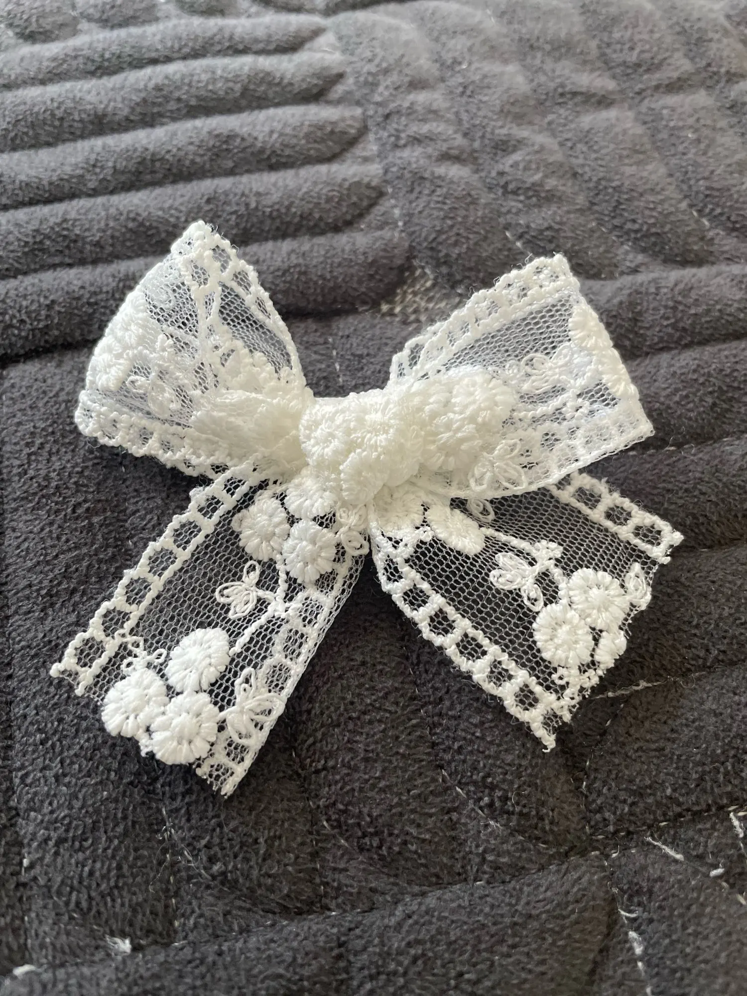 Cute 2Pcs/Set Solid Lace Cutout Bowknot Hair Clips photo review
