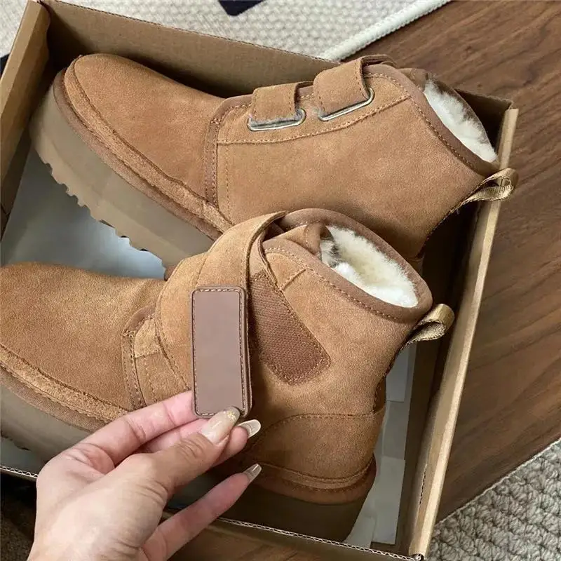 

Esigner sheepskin fur integrated snow boots for women 2023 new winter thick sole leather shoes short boots cotton boots