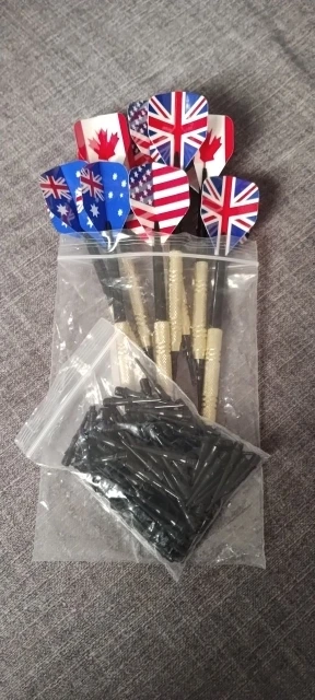 Set 12 Fléchettes Souples Professionnelles – Fûts Laiton et Ailettes Nations photo review