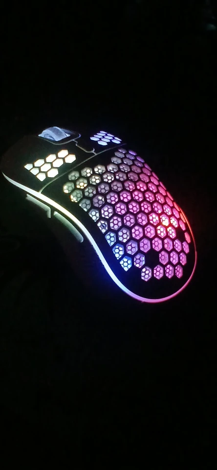 Ratón inalámbrico de carga con iluminación RGB de 2,4G, ratón para juegos con diseño de panal ergonómico de DPI ajustable para ordenador portátil de escritorio photo review
