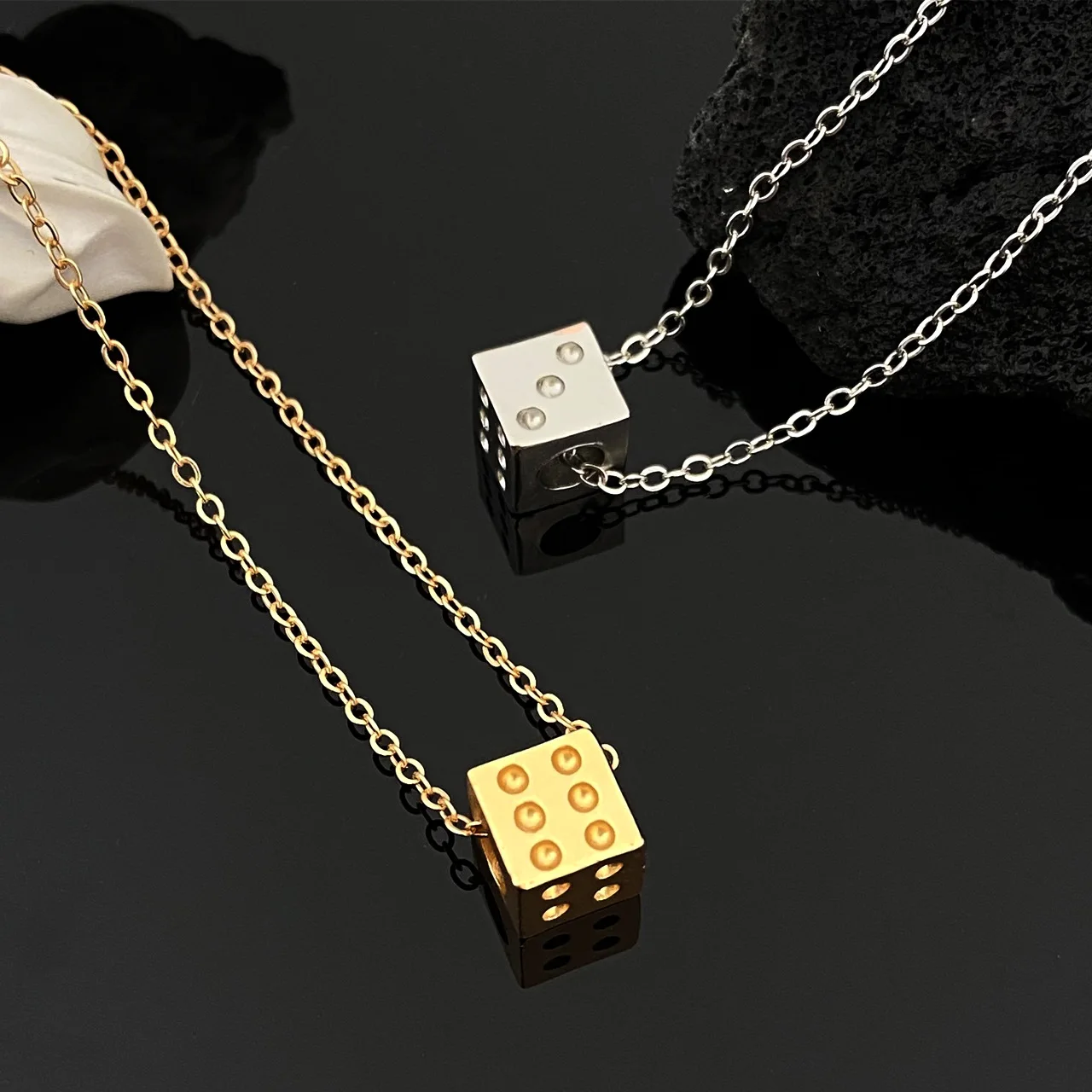 FunCreativeMetalLuckyDicePendantNecklaceforMenandWomen