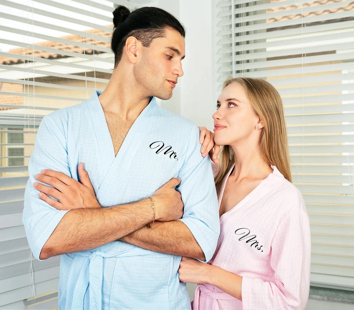 Bride Groom Bathrobe Set for Couples Mr and Mrs Bath Robes Honeymoon Anniversary Wedding His Hers Waffled Soft Couples Bathrobes