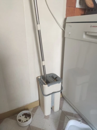 Esfregão Flat Mop IZECLEAN com Balde de 5 Litros e Microfibra de Alta Absorção e Refil Grátis photo review