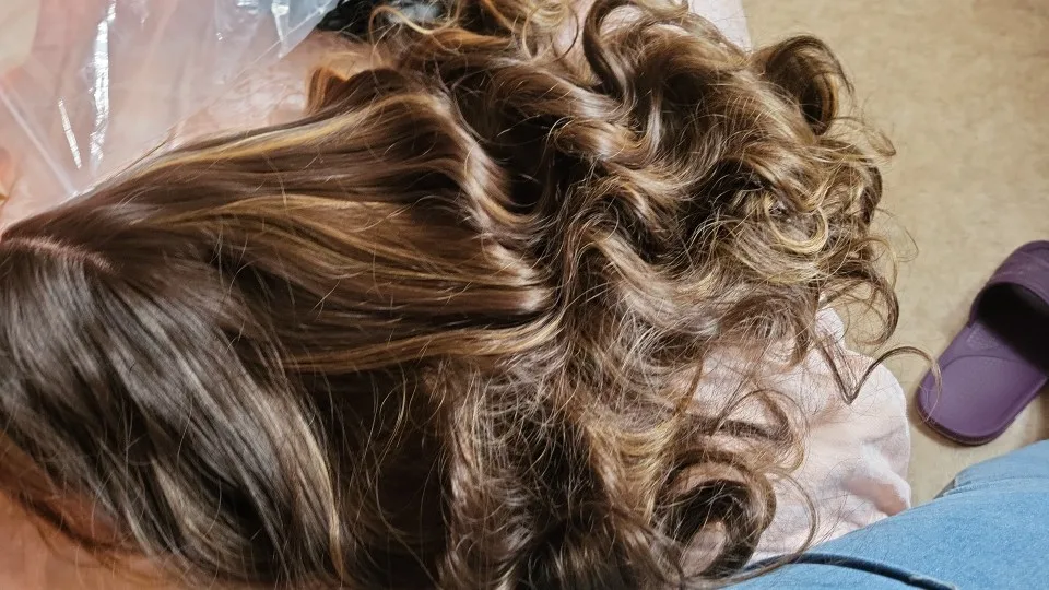 Lexy Synthetic Highlight Lace Frontal Wave Wig photo review