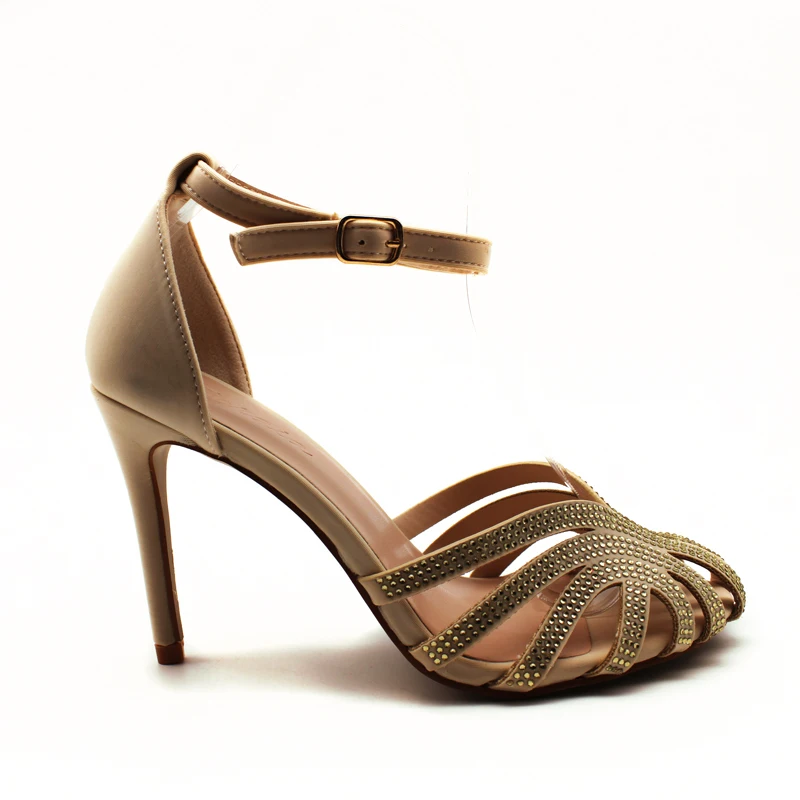 Soraia Shoes wedge sandals packaging