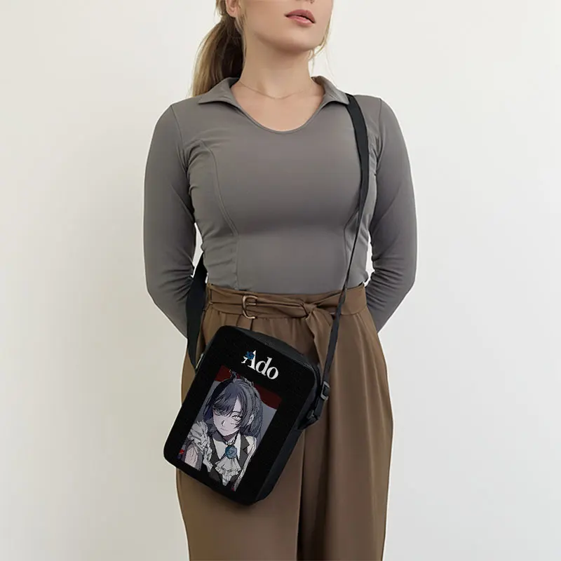Cartoon Hip Hop Sänger Ado Drucken Umhängetaschen Harajuku Frauen Handtaschen Wish Tour Schulter Taschen für Reise Casual Messenger Tasche – Detail 1