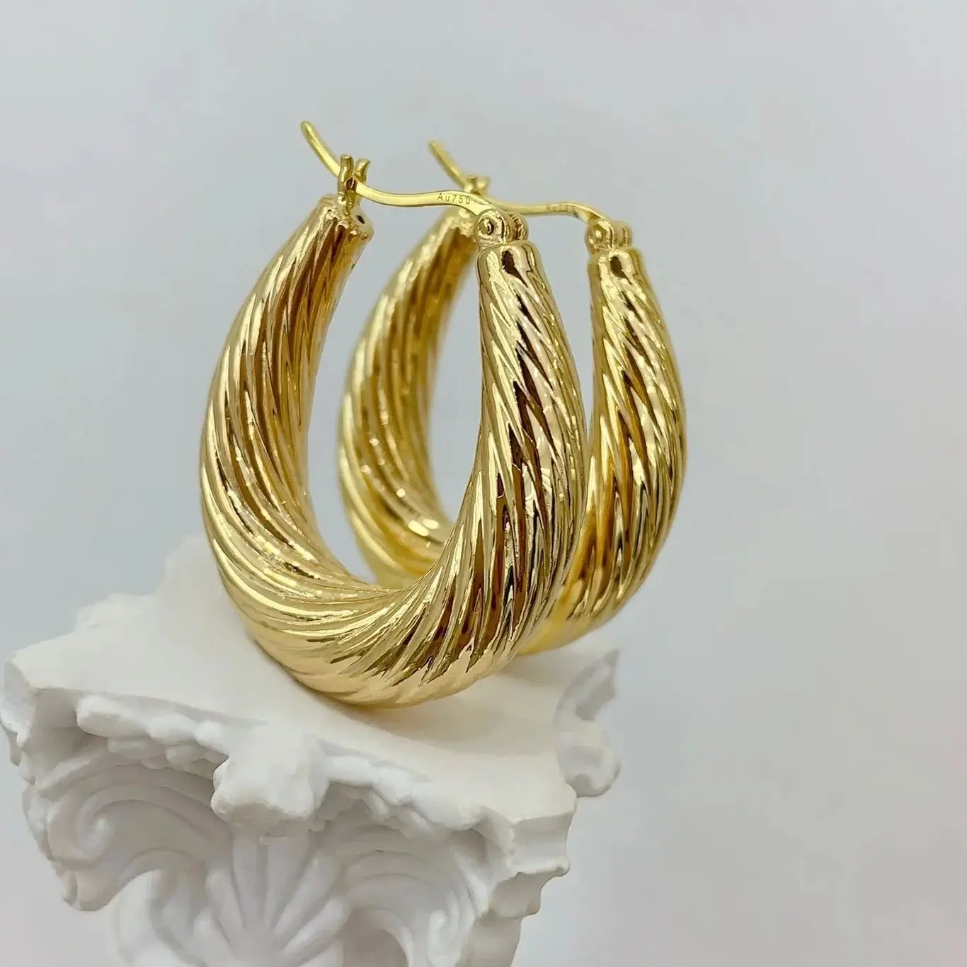 MADALENA SARARA 18K Gold  Big Circle Earrings Oblique Car Pattern Au750 Stamp