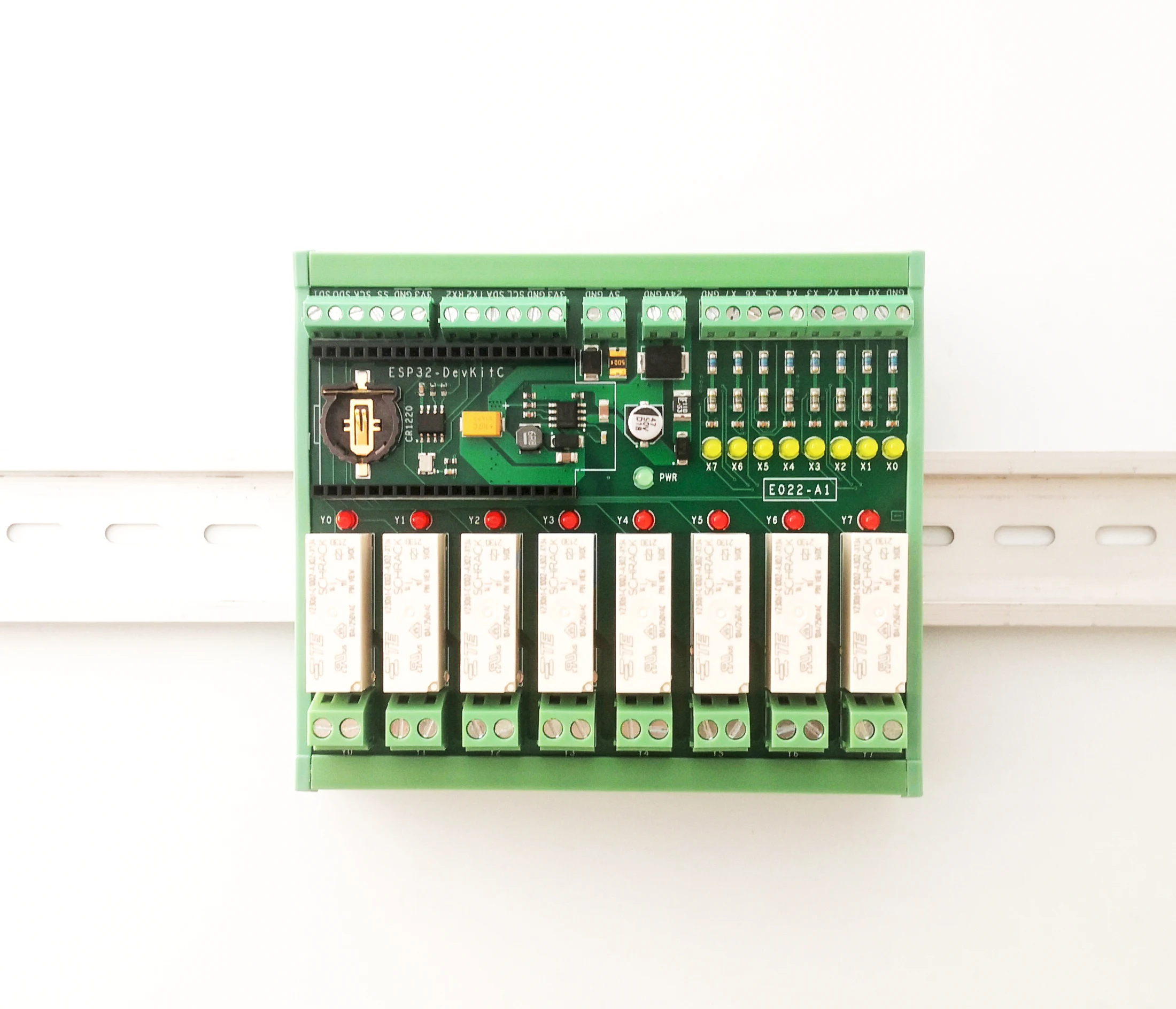 ESP32DevKitCSmartProgrammableRelayCarrierModulewith24VDigital