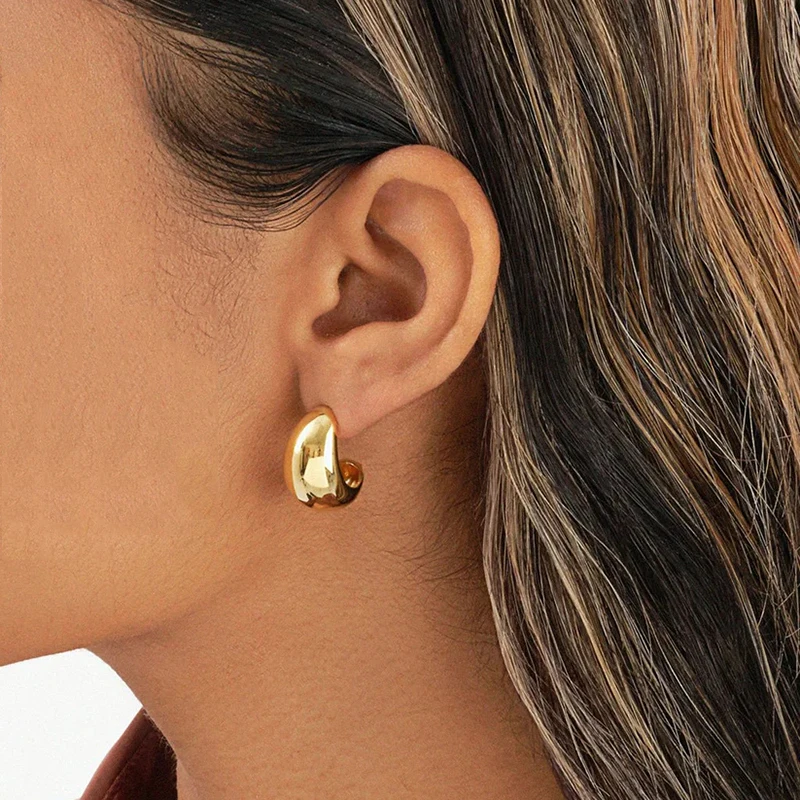 boucles d'oreilles percées anneaux plaqué or finement gravé
