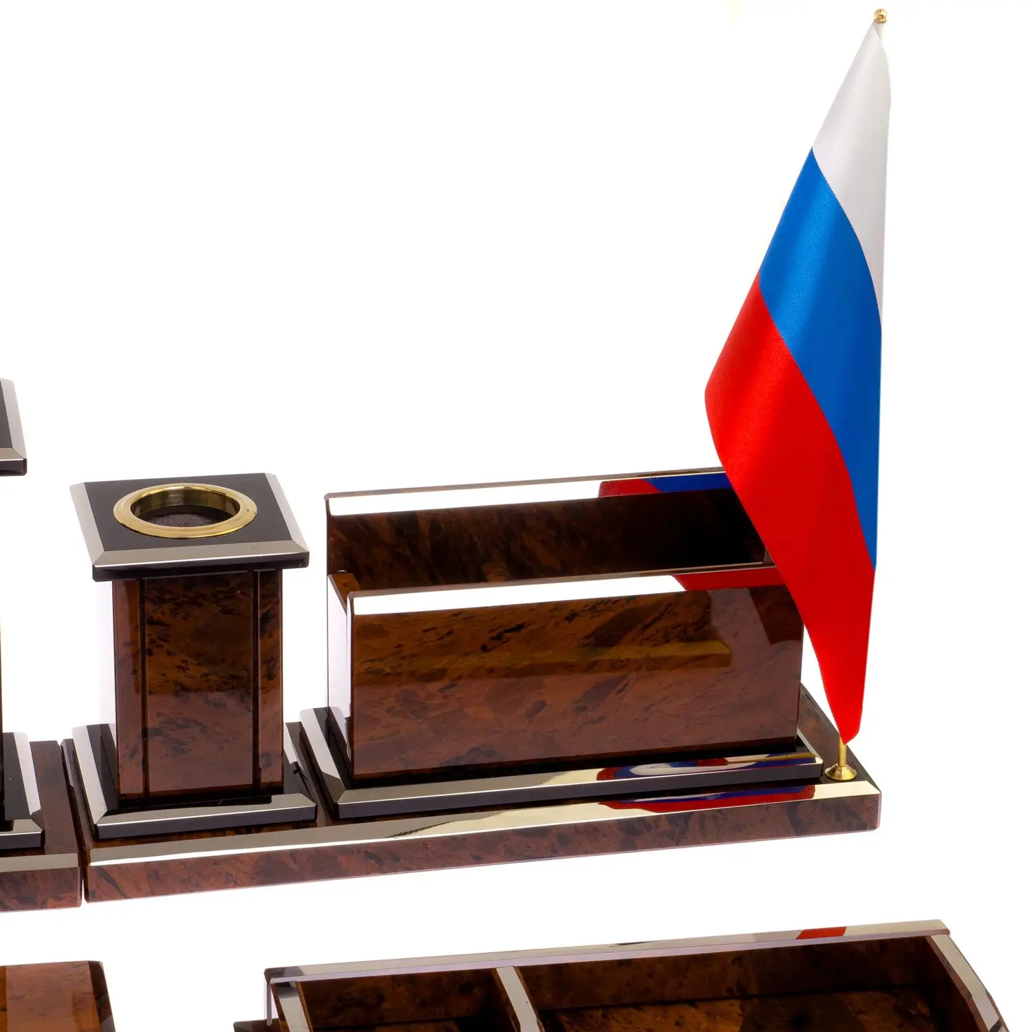 Рисунок 5 - Письменный набор "Золотой"