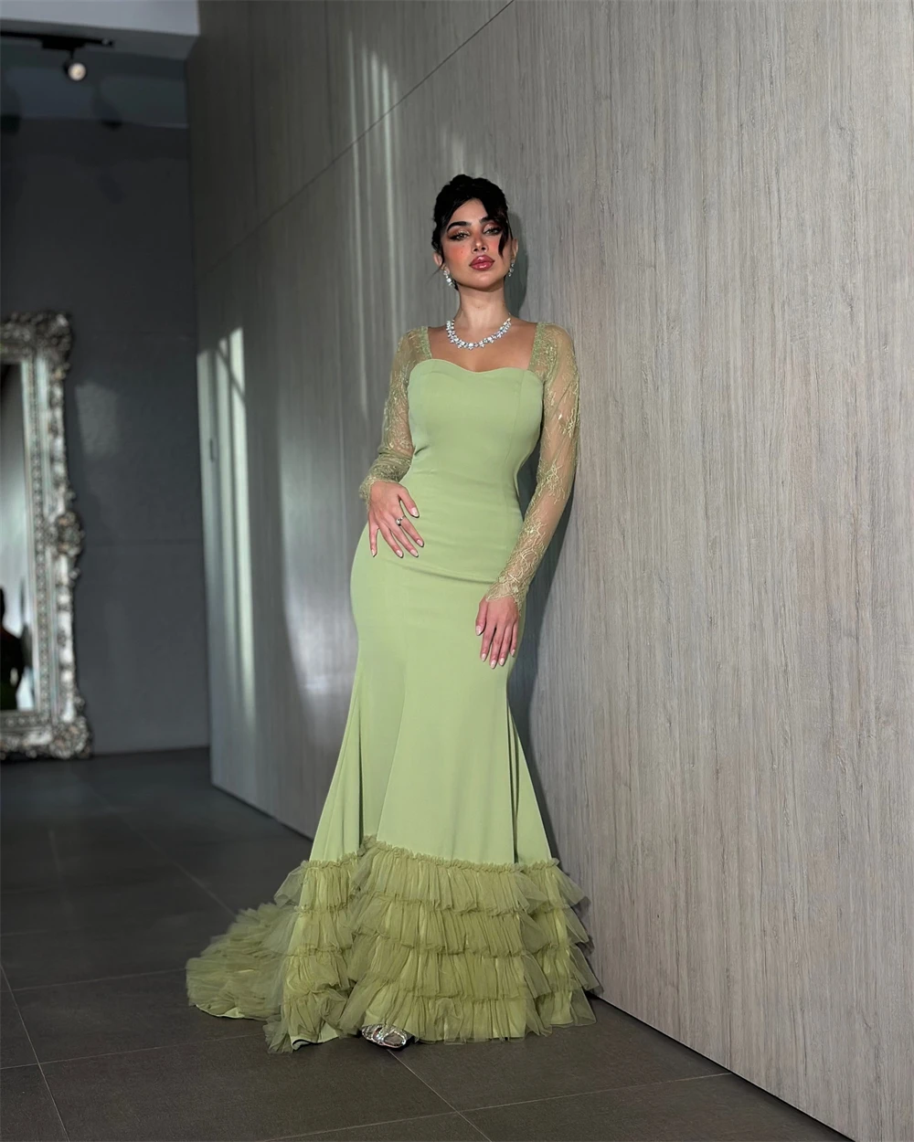 فستان Sansa مخصص بحورية البحر باللون الأخضر متعدد...