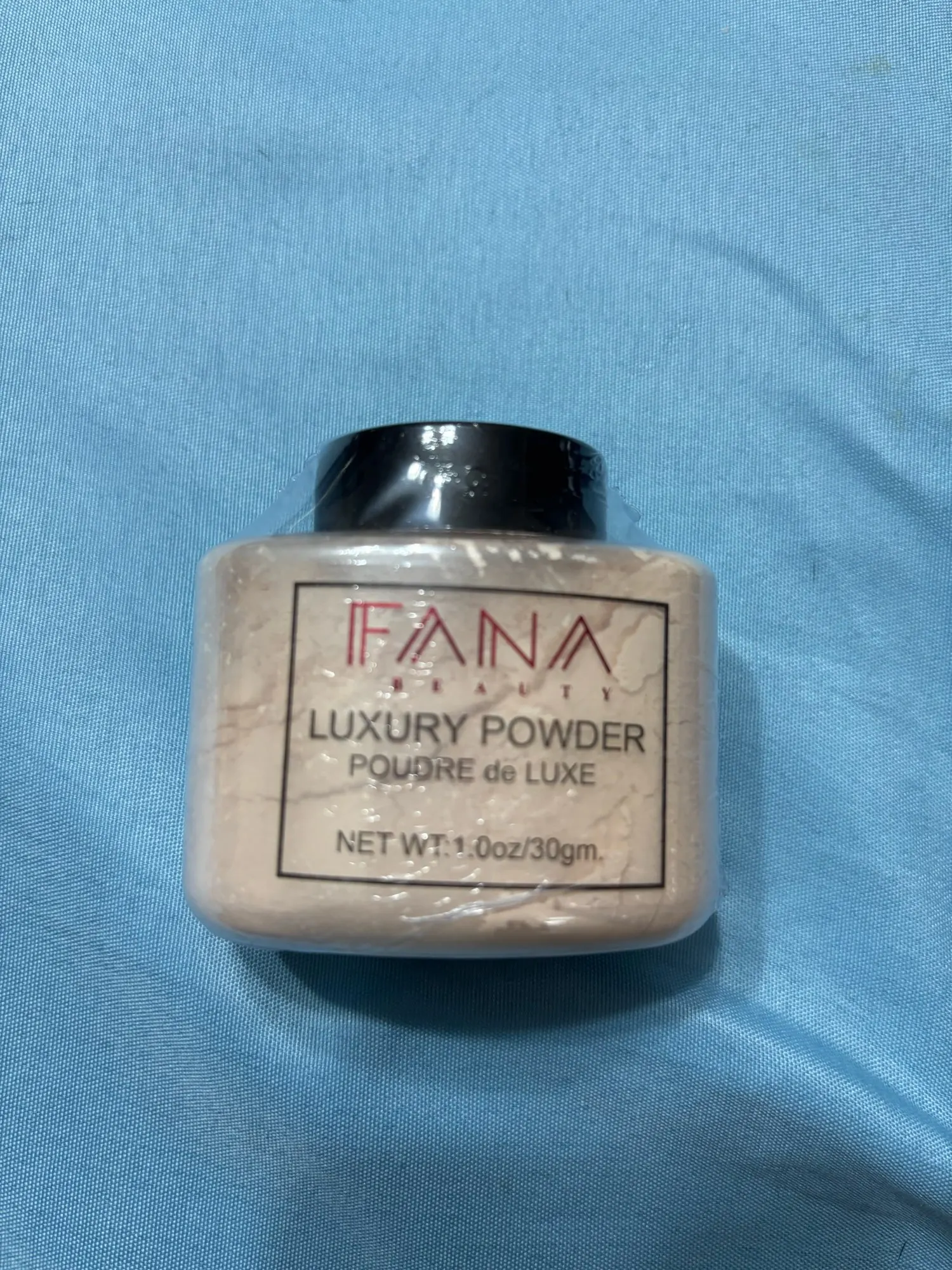 4 Color Luxury Powder for Women Face Foundation Banana Powder Bottle Loose Powder Authentic Oil-Control Beauty Make Up Art Tools photo review