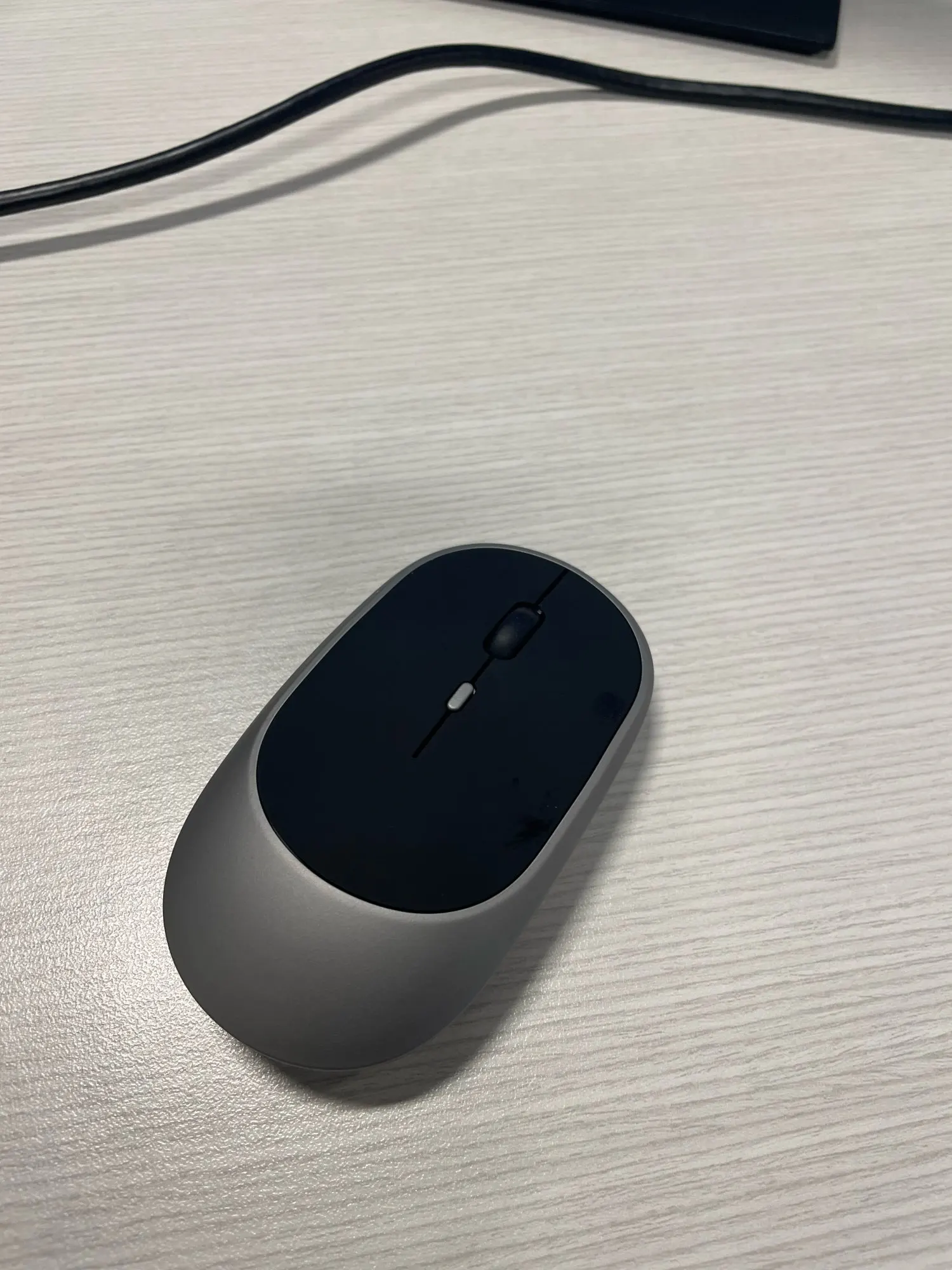 Rechargeable 2.4GHz Bluetooth Silent Gaming Mouse photo review