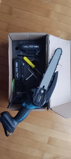 Gisam 8-Inch Brushless Cordless Chain Saw for Makita 18V Battery - Mini Handheld Pruning & Cutting Tool photo review