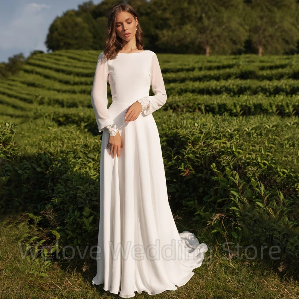 Рисунок 3 - Простое шифоновое свадебное платье с длинным рукавом