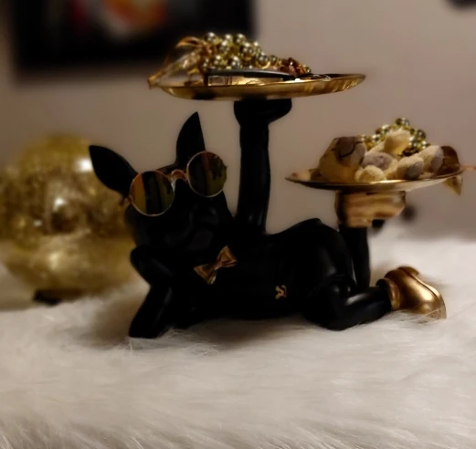 Bulldog Butler: Resin Desktop Storage Statue - Multifunctional Office & Home Decoration Tray photo review