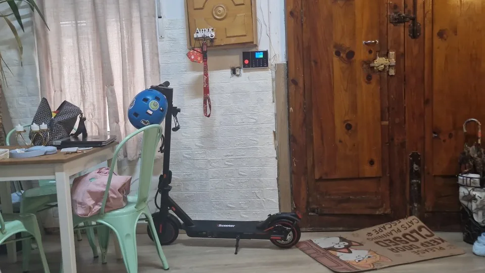 Scooter i9 Scooter Eléctrico 350W Scooter para Adultos 7.5Ah 30 km/h Scooter E Plegable 8,5 pulgadas Nido de Honeycomb Neumático más corto electrico photo review