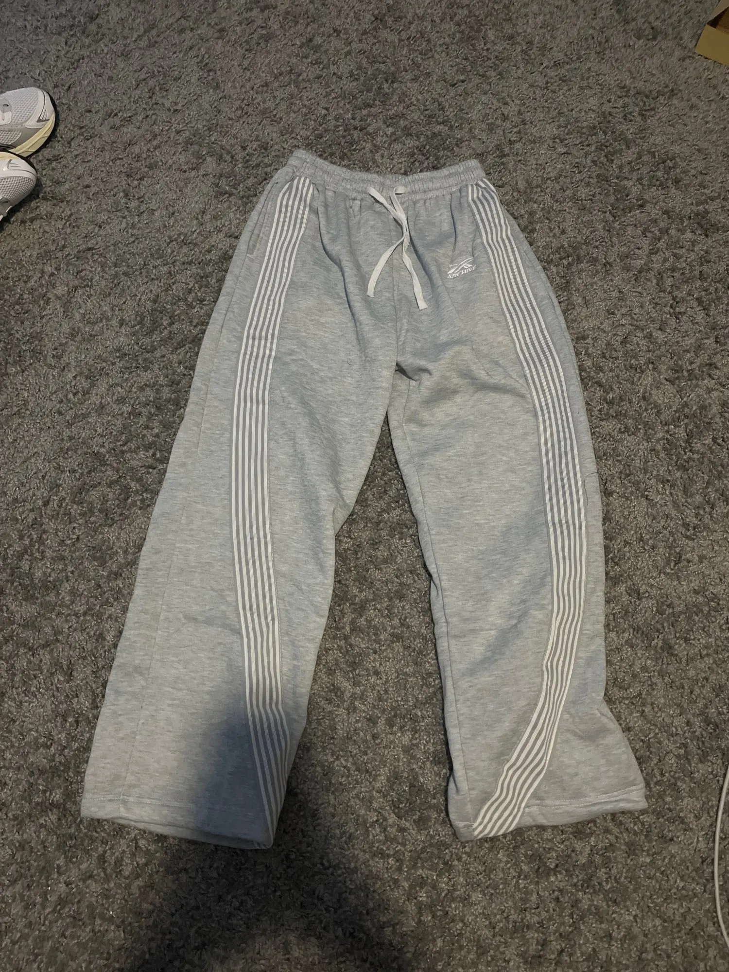Versatile Y2 K Black Gray Joggers for Stylish Comfort photo review