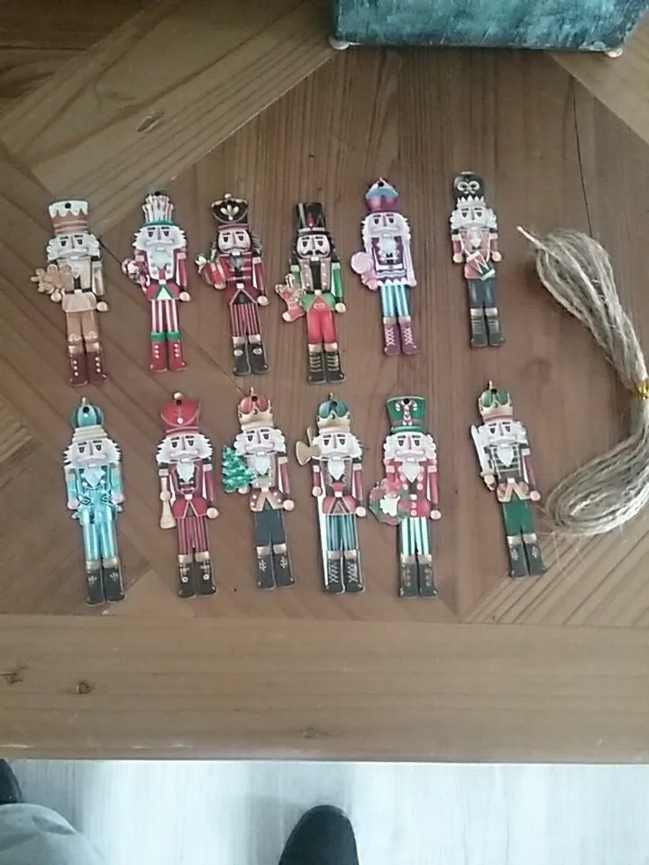 12 Uds. De cascanueces de Navidad, soldado, colgante de madera, adorno colgante para árbol de Navidad, decoración navideña 2024 para el hogar, regalo de Año Nuevo 2025 photo review