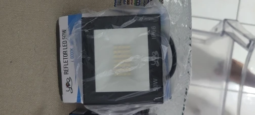 Kit 2 Refletor Led 50w Holofote Bivolt Prova Dágua Ip66 Cor De Luz Branco Frio photo review