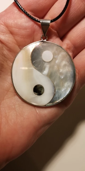 Yin Yang Natural Shell Pendant Necklace photo review