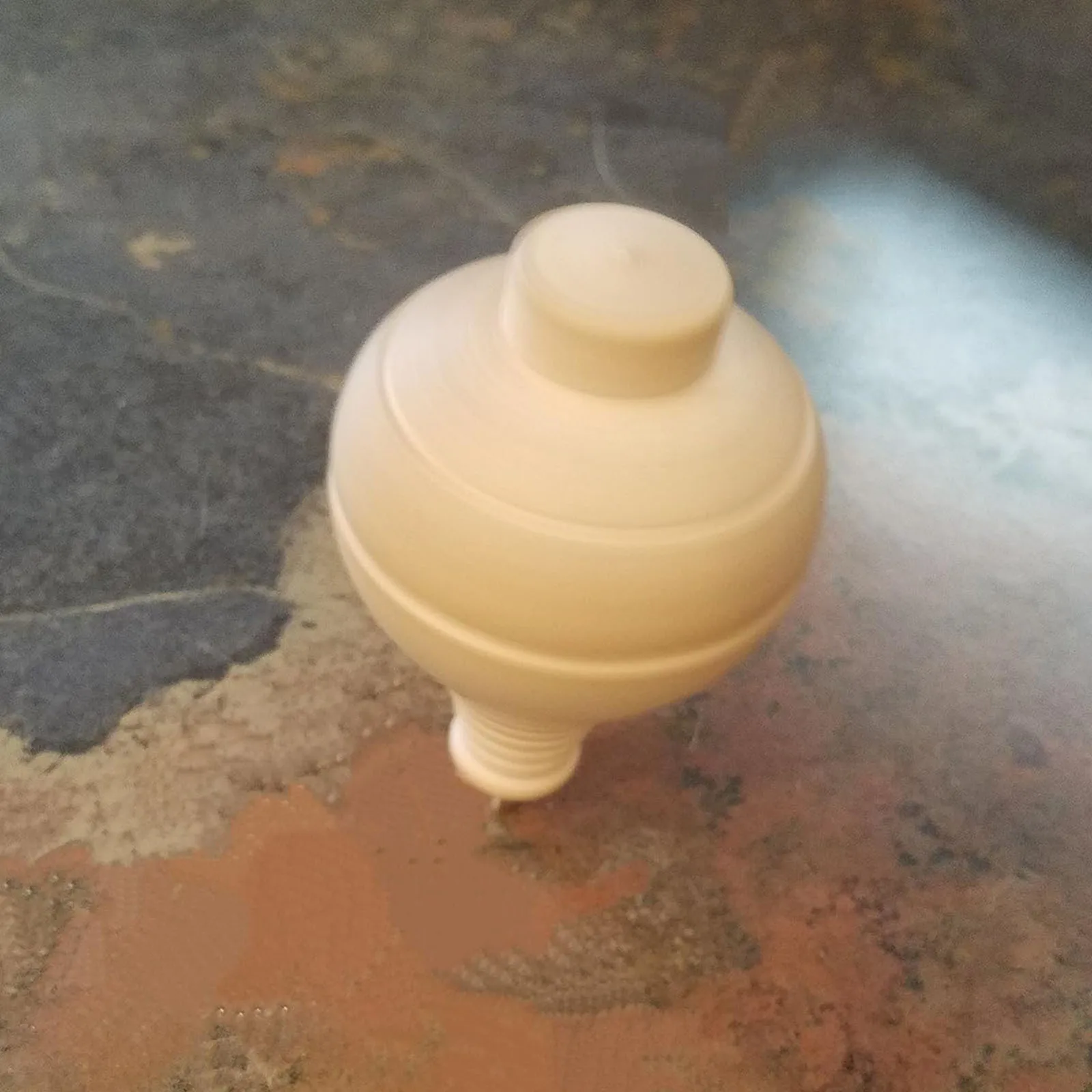 Trompos Tops Hand Carved DIY Unpainted Wood Tops with Point for Children Kids Intermediates Gift 3Pcs spinning top toy battle top toy battle tops