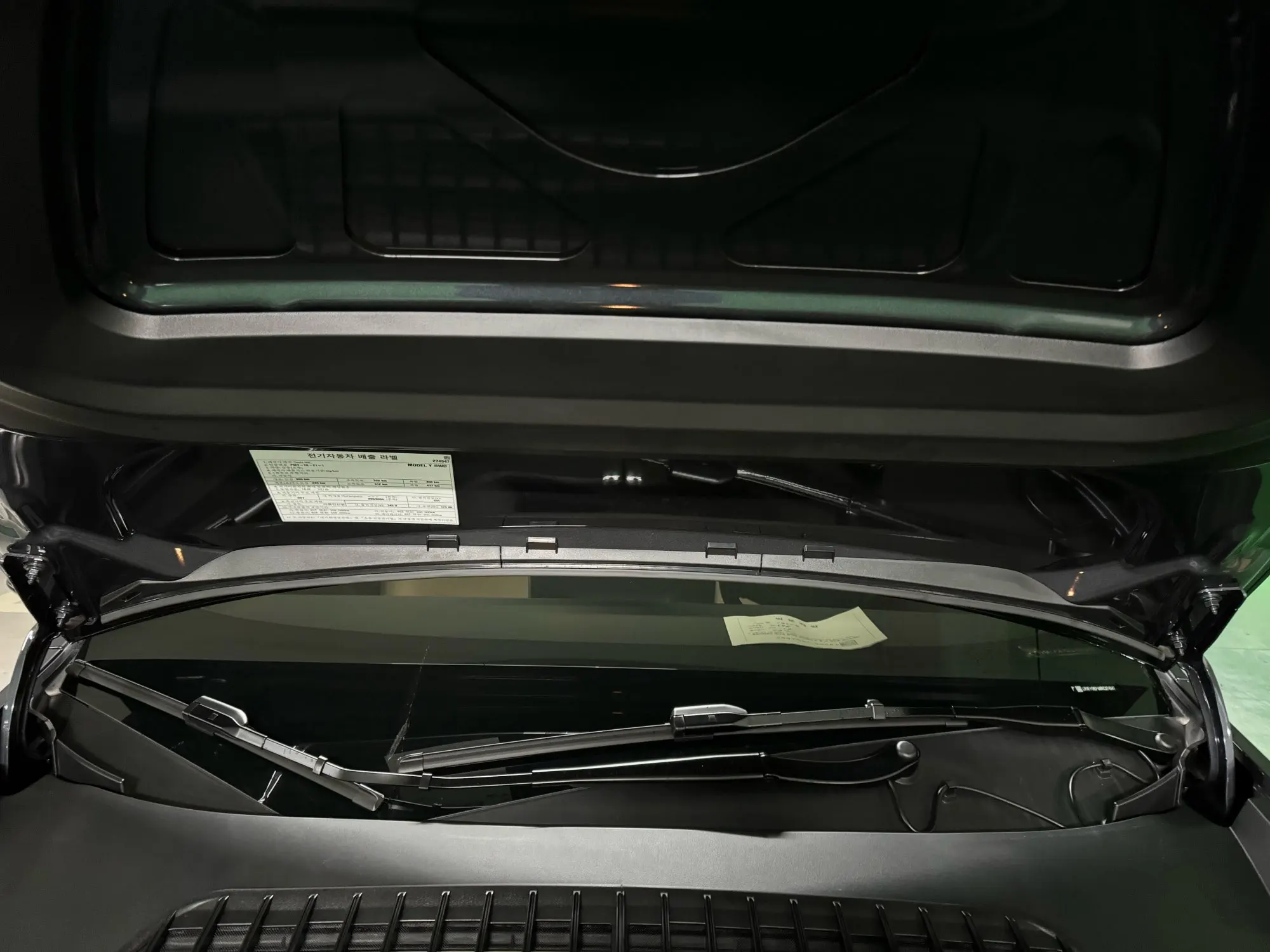 Teslahubs™ Frunk Guard: Leakage and Dust Protection customer photo