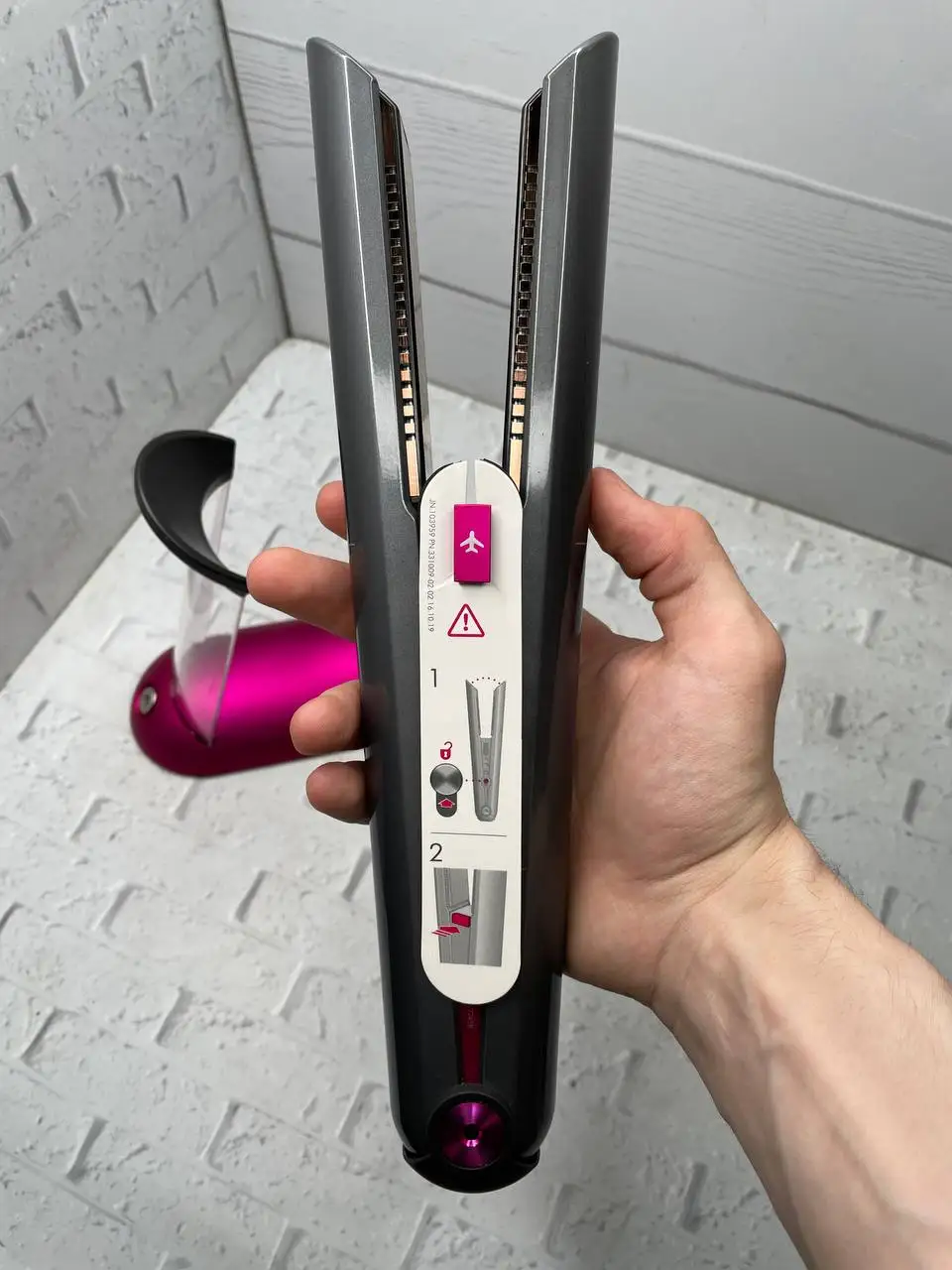 Рисунок 3 - Выпрямитель для волос Daison HS03 Сorrale