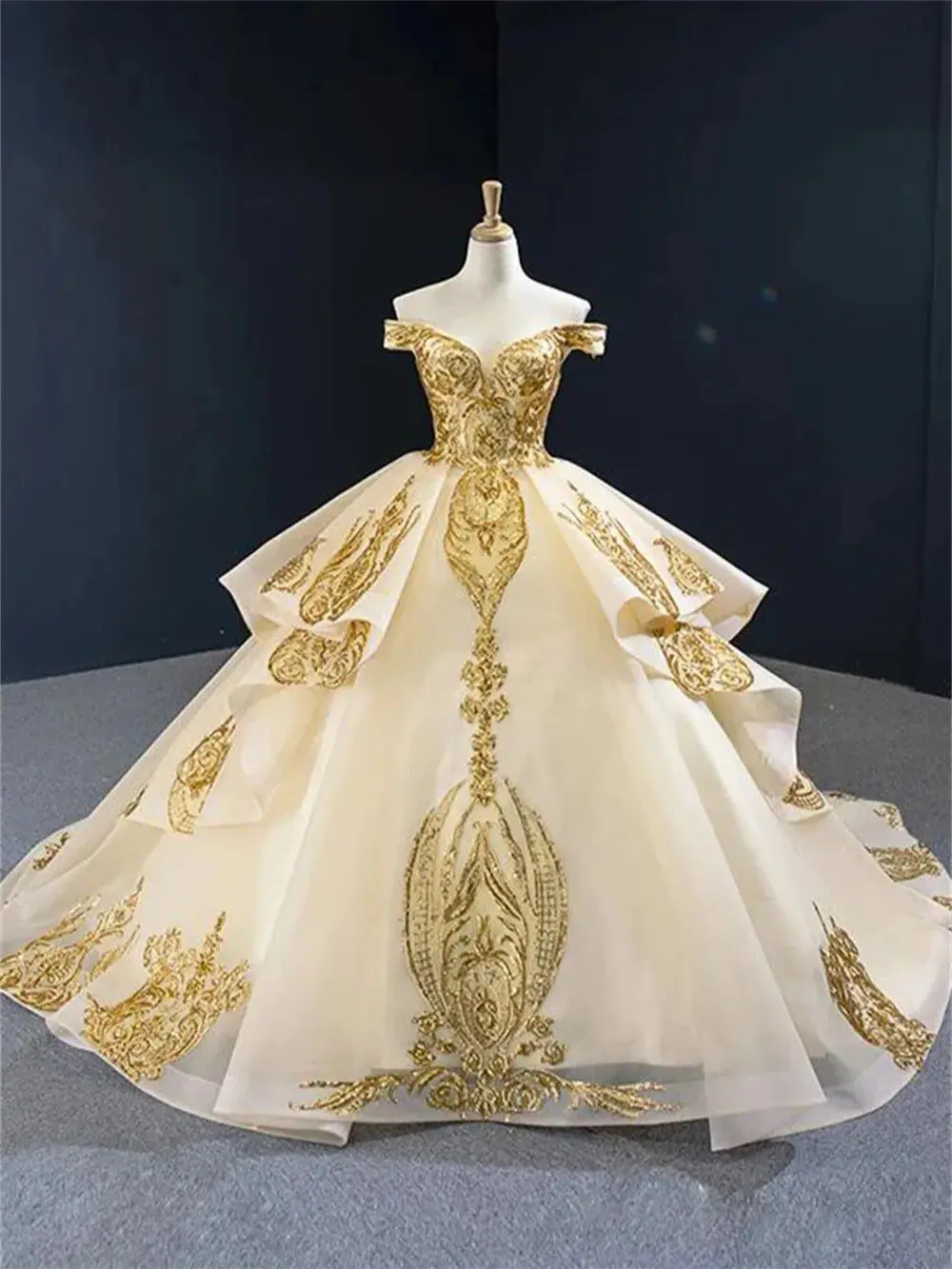 

Women's Off-the-shoulder Prom Dress Gold Lace Applique with Classic Sweep Train Italian Strappy Back Formal Occasion Gowns