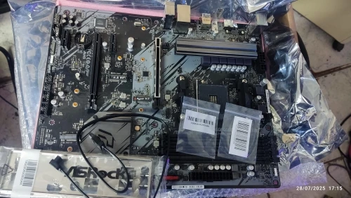 CPU AMD Ryzen 7 5700X +B550 Phantom Gaming 4 Amazon.com: ASRock B550 Phantom Gaming 4 Supports AMD AM4 Socket