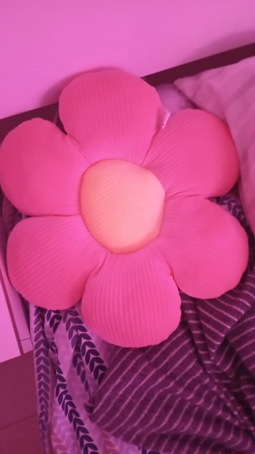 Soft Flower-Shaped Pillow, customer photo