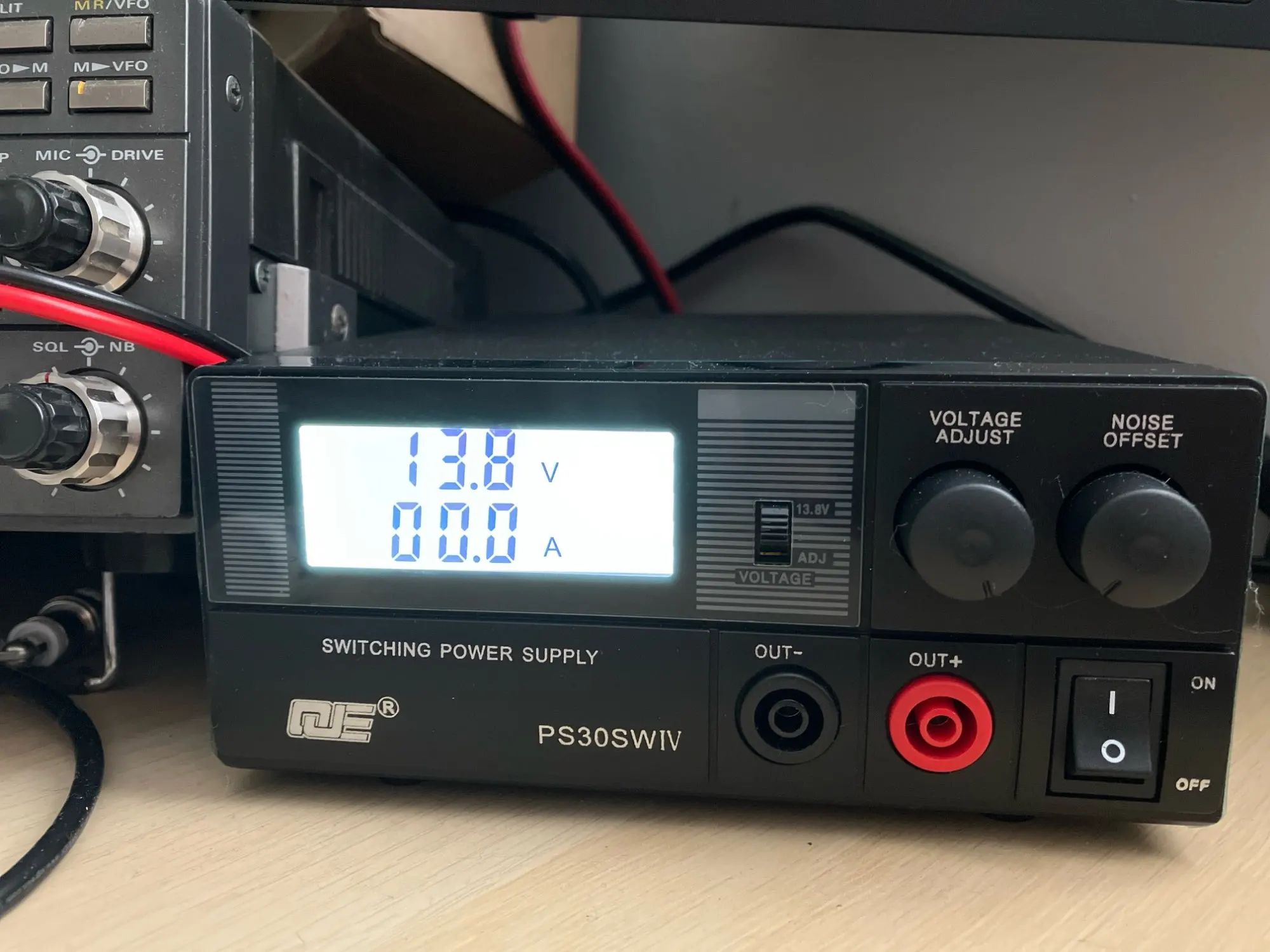 QJE PS30SWIV Power Supply 13.8V 30A Adjustable Linear Power Supply Stable DC Communication Switching Power Supply Automotive photo review