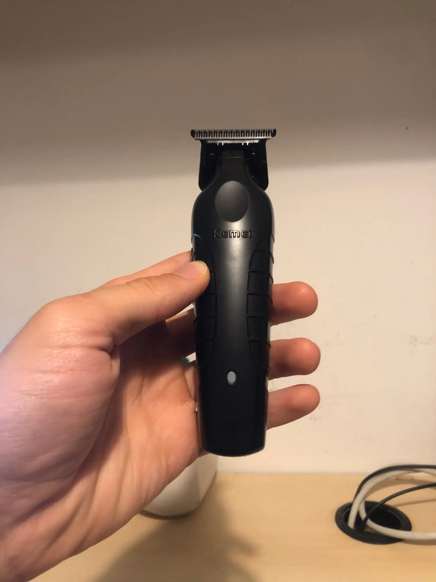 Kemei KM-2296 KM-2299 KM-1102 Kit de cortadora de pelo profesional Afeitadora eléctrica Máquina para cortar cabello masculino Máquina recortadora para hombres photo review