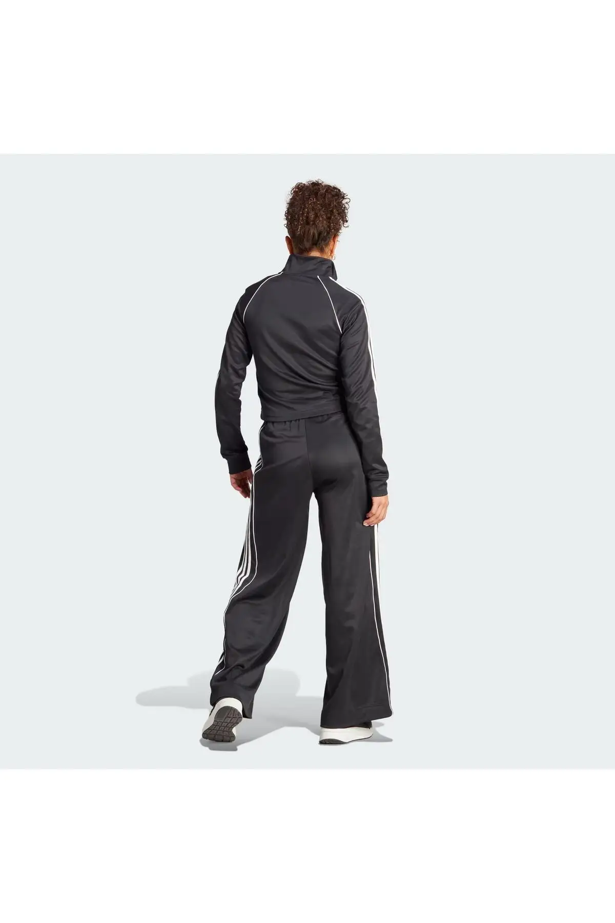 Рисунок 2 - Женский спортивный костюм W Teamsport