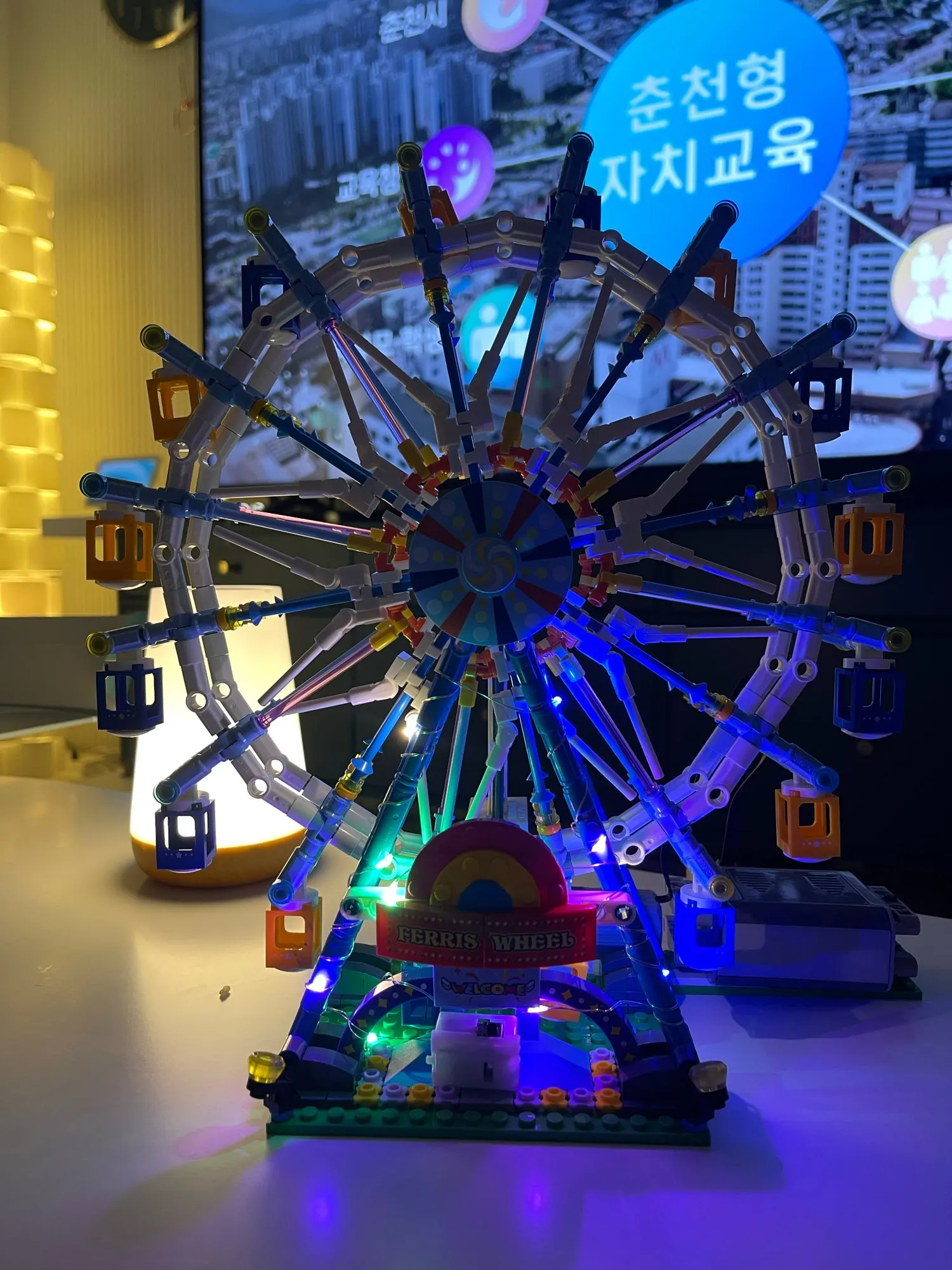 City Friends MOC Rotating Ferris Wheel Building Blocks Electric Bricks with Light Toys for Children Christmas Gifts photo review